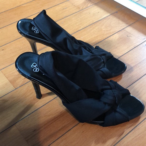 J. Renee Stiletto Slingbacks - size 6.5 - Picture 3 of 5